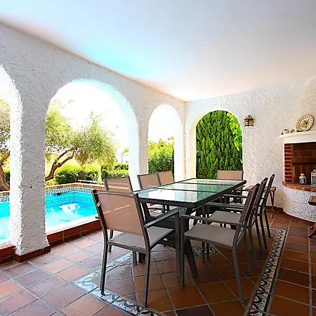 וילה Flora נרחה